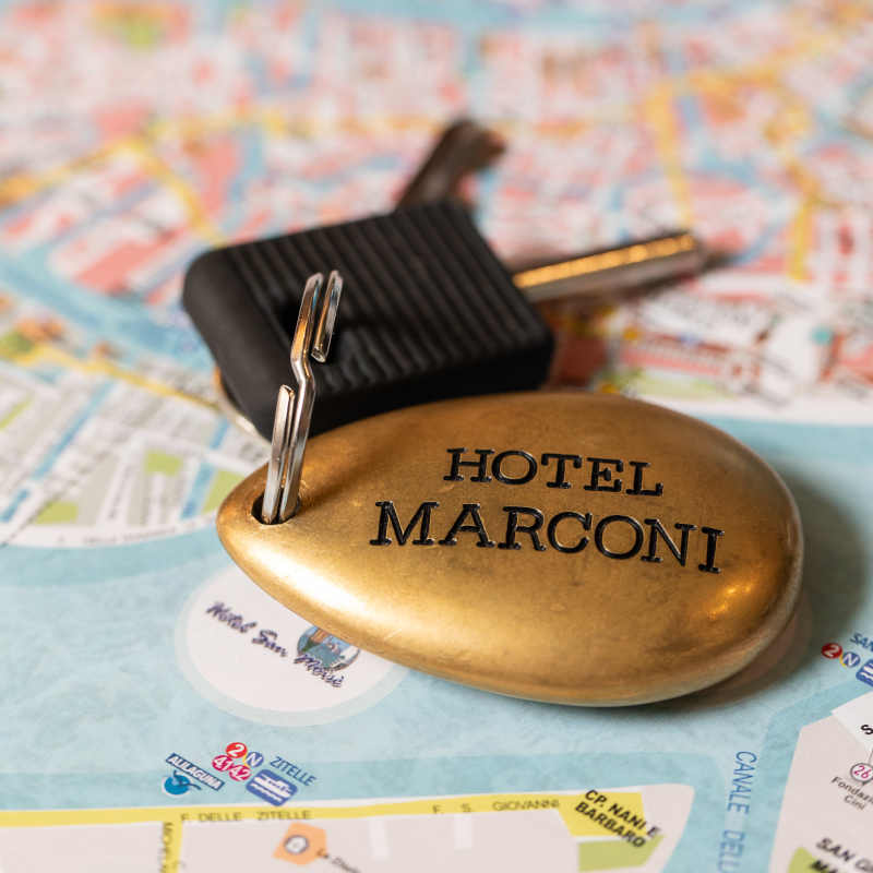 Camera Hotel Marconi Venezia sul Canal Grande - Роскошный номер отеля Маркони Венеция – Вид на Гранд-канал